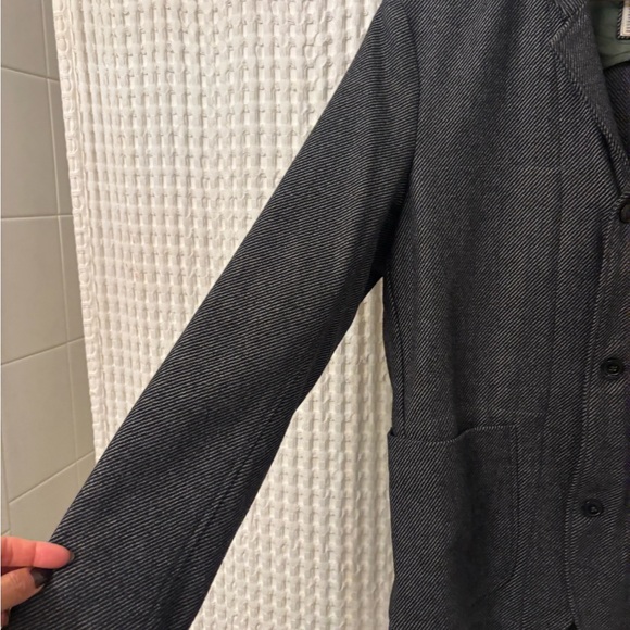 Men's Classic Gray Herringbone Jacket - Picture 2 of 6